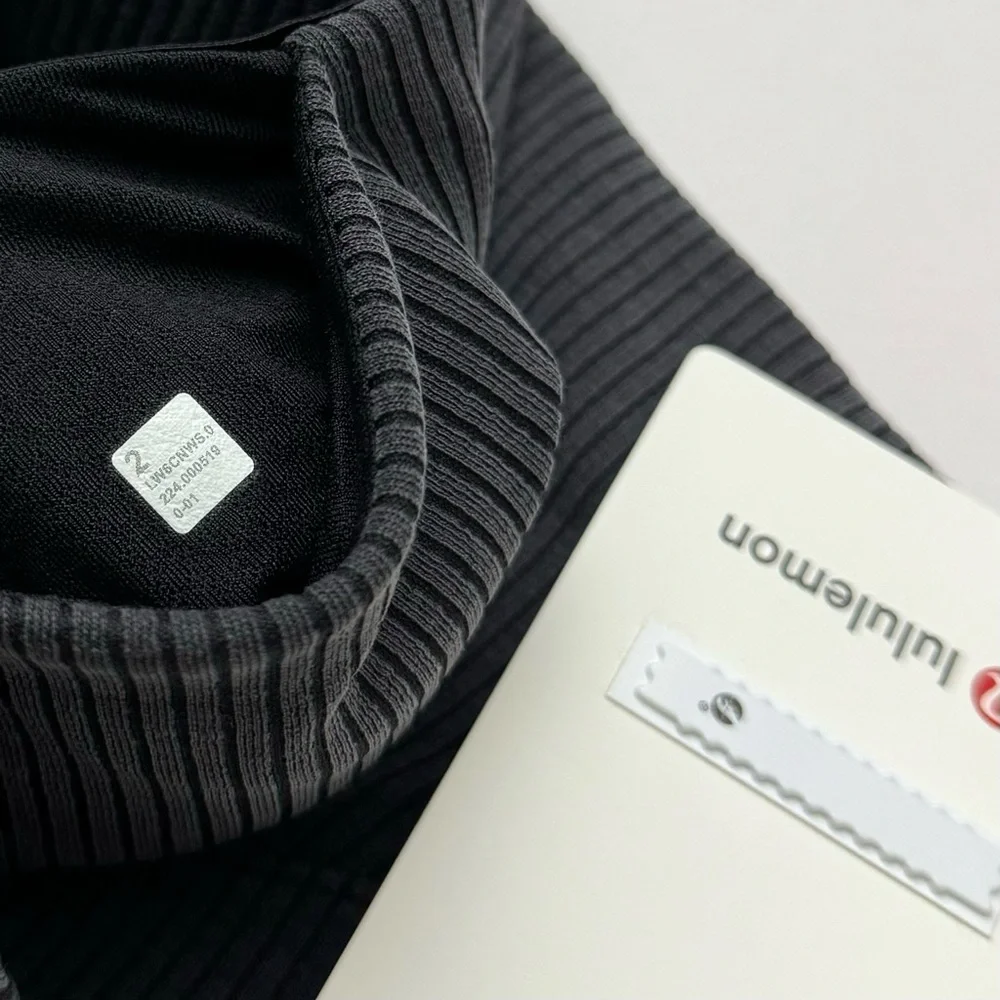 Lululemon Ribbed Softstreme Zip Leg High-Rise Crop Pant 25” - Black, Size 2 - Picture 8 of 9